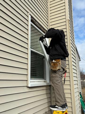 Full Condo Window Replacement at Harrison Manor – Davenport